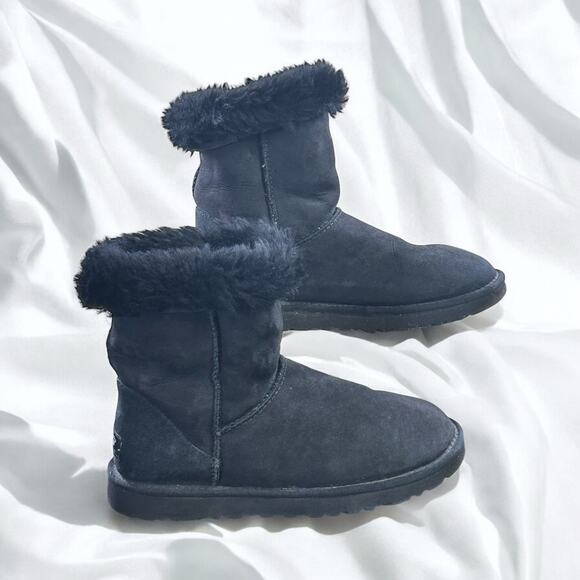 UGG Other - Ugg Australia Men Short Boots Size 9 Black Suede Leather Cozy Fur Lining Classic